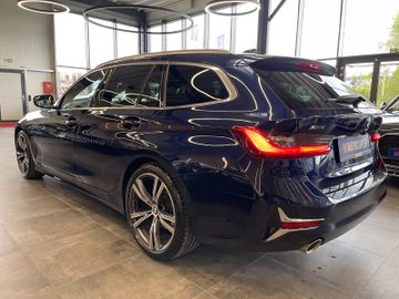 BMW 320 Touring  d xDrive Luxury Line *HUD*PANO*ACC*