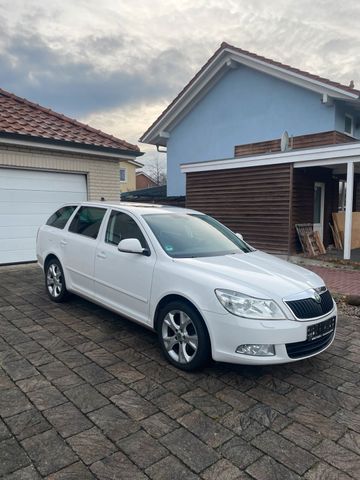 Skoda Octavia  Kombi 2.0 TDI Automatik Nav...