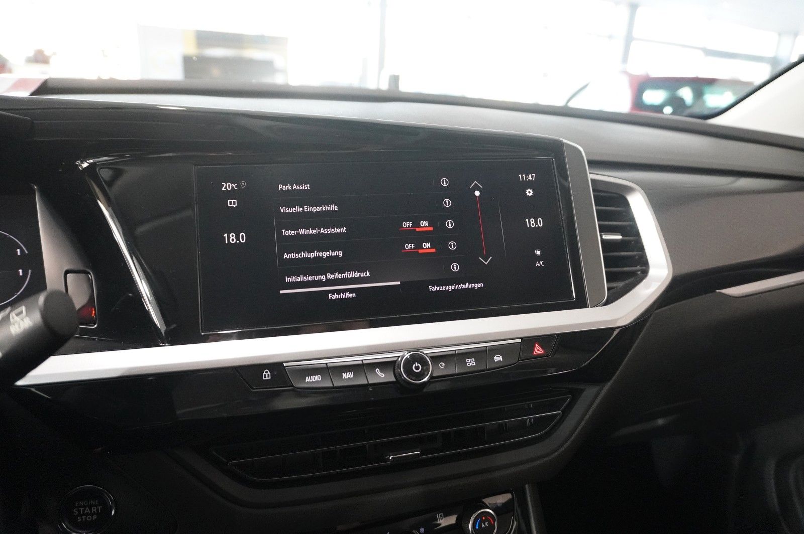 Fahrzeugabbildung Opel Grandland (X) ULTIMATE 4HYBRID NAVI/LED/SPORT/SH