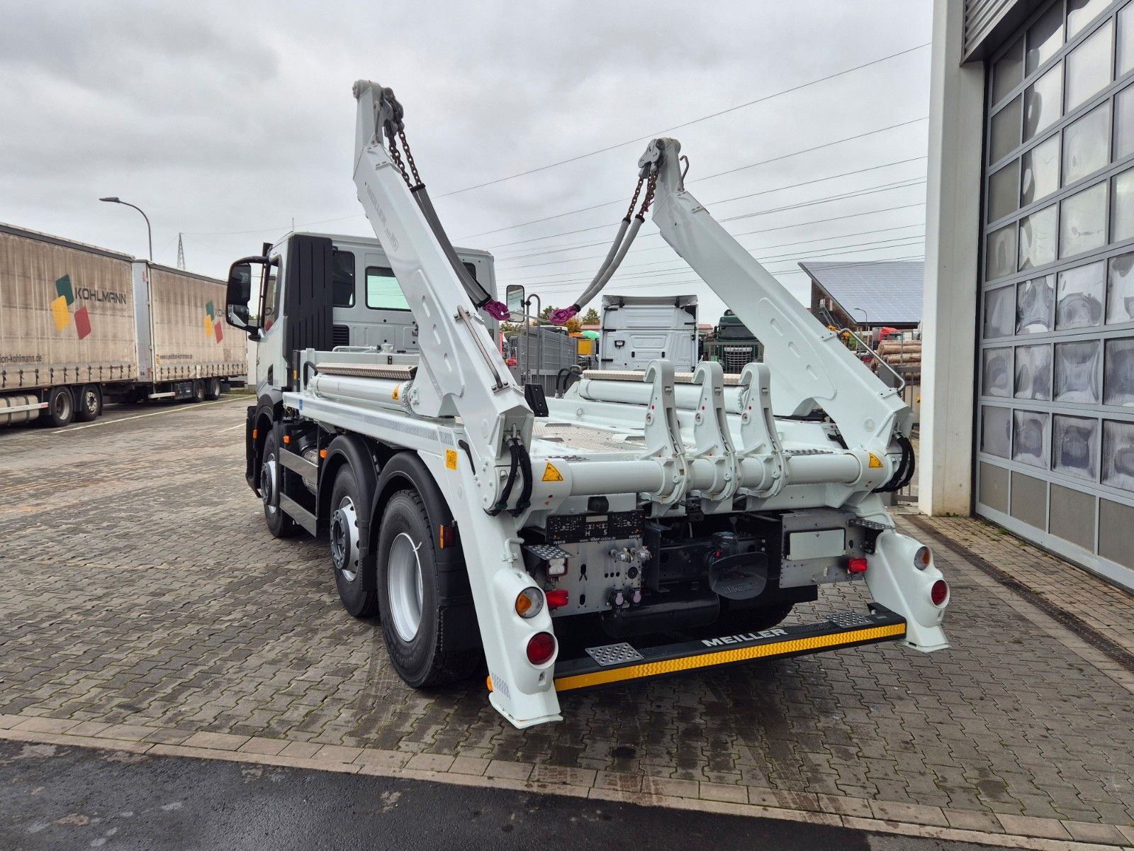 Fahrzeugabbildung Iveco AD260S40X/P Meiller AK16. T Funk AHK