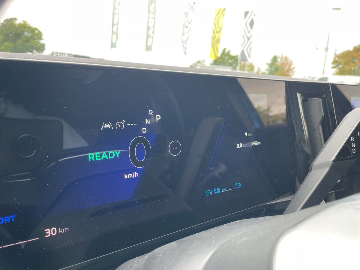 Renault Rafale - Bild 16