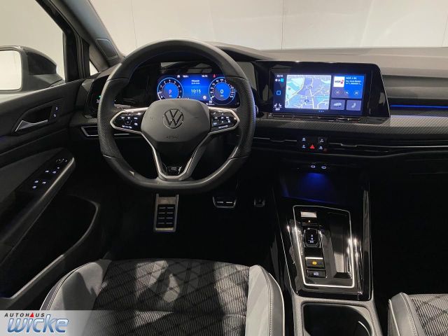 Golf VIII 2.0 TSI DSG R-Line NAVI KLIMA PDC LED