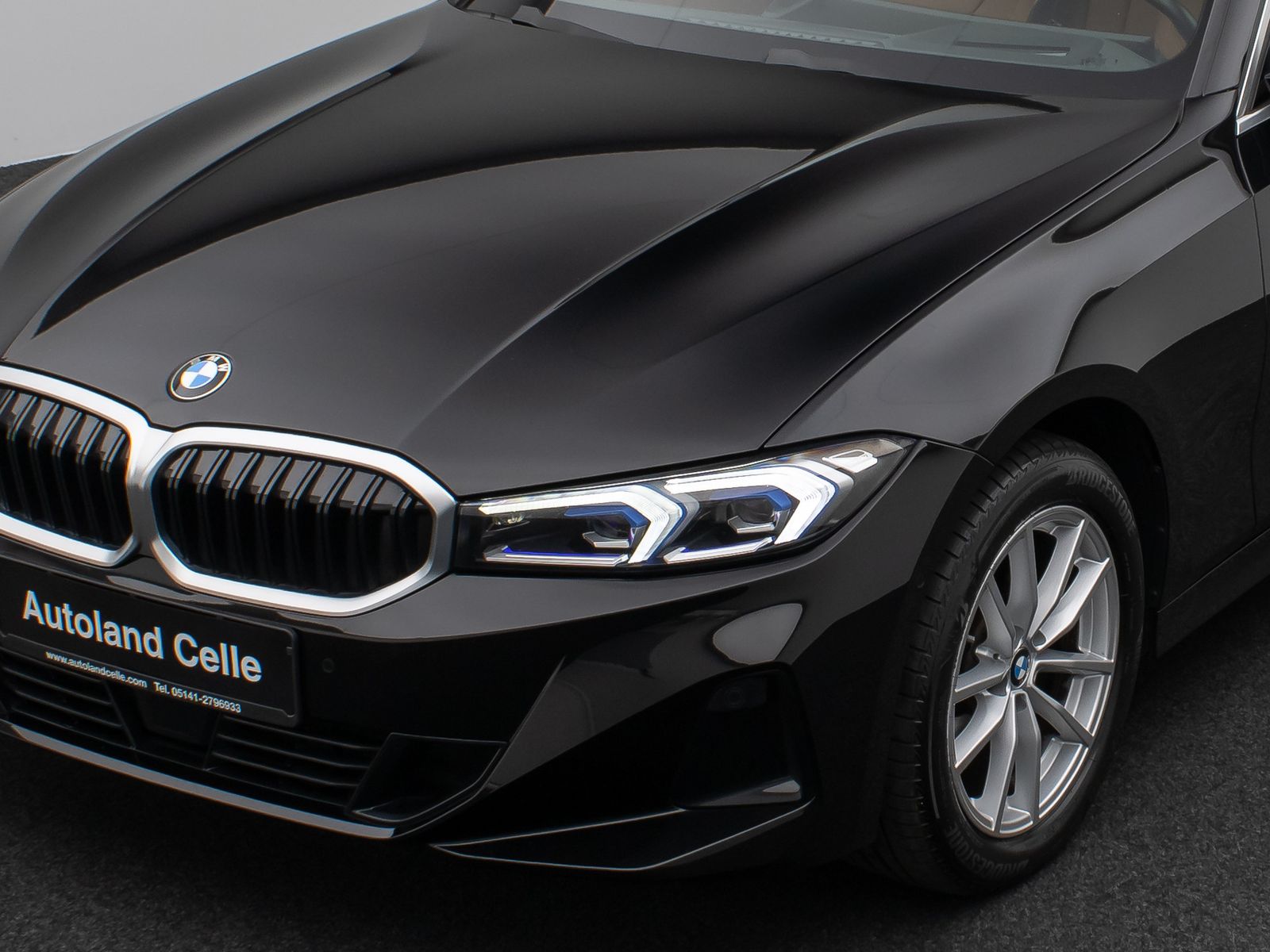 Fahrzeugabbildung BMW 320d xD Kamera DAB HiFi Stop&Go Alarm Sport LED