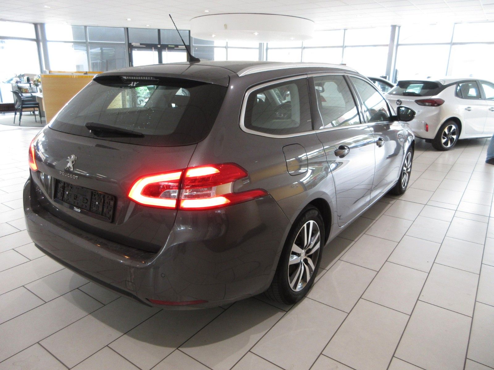 Fahrzeugabbildung Peugeot 308 SW Allure 1.5D LED/NAVI/SHZ/PDC/R´CAMERA