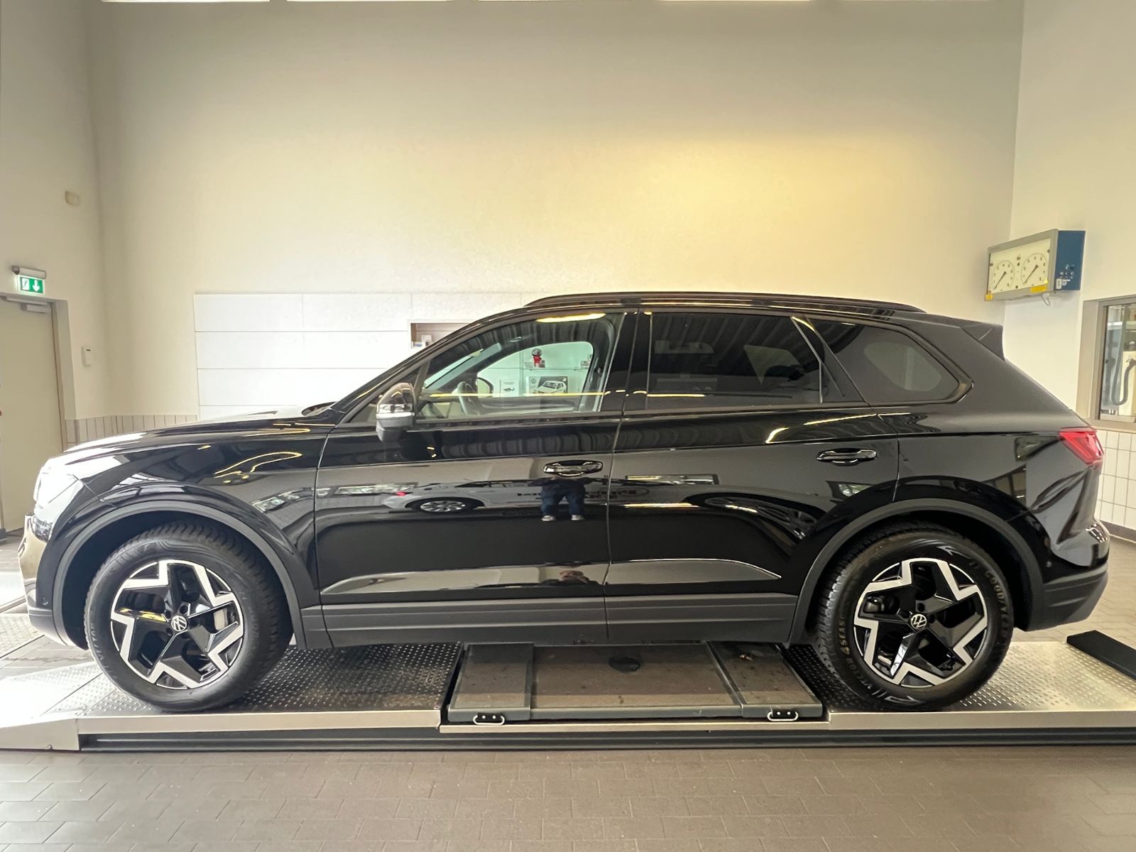 Fahrzeugabbildung Volkswagen Touareg 3.0 TDI 4MOTION *AHK, Luft, Leder, ACC,
