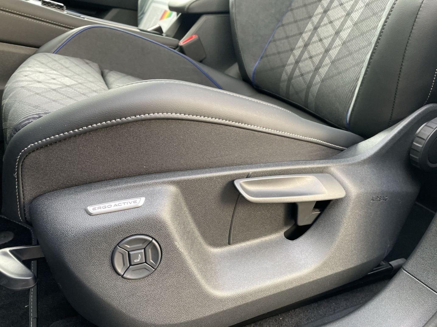 Tayron R-Line 2.0 TDI DSG 4MOTION Standhzg/Pano