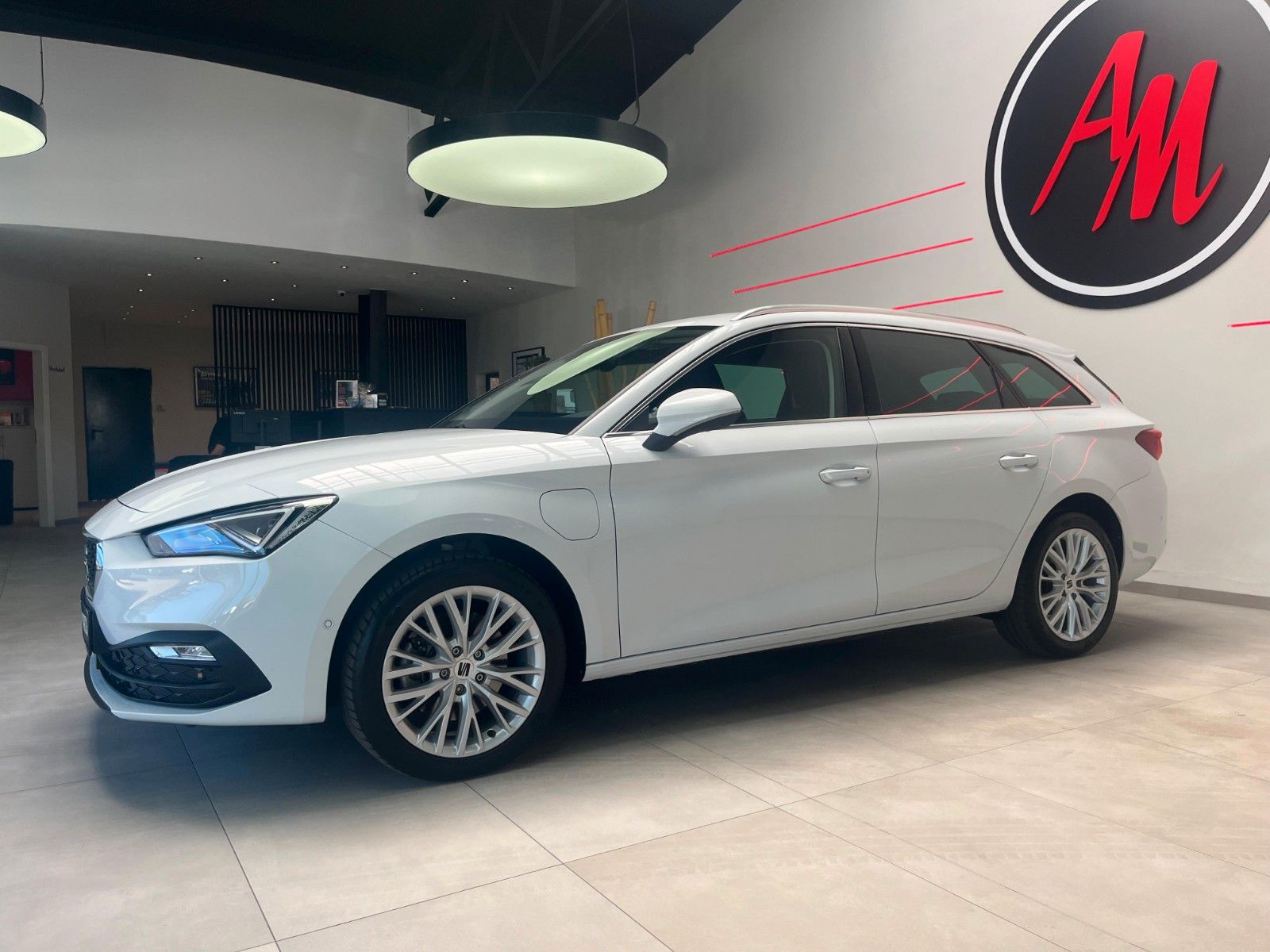 Fahrzeugabbildung SEAT Leon Sportstourer Xcellence e-Hybrid*LED*RFK*App