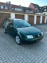 Volkswagen VW Bora V5 Variant Highline -  1.Hand -  T... - Volkswagen Bora Highline mit Benzin-Antrieb
