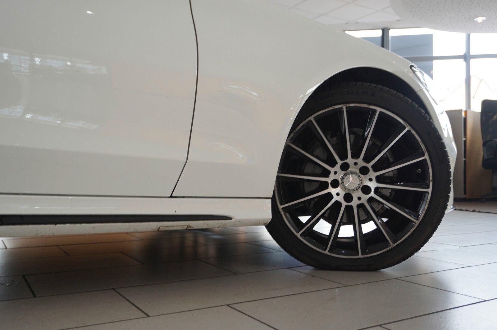 Fahrzeugabbildung Mercedes-Benz C 180 COUPE SPORT NAVI/LED/KAMERA/SPORT/SHZ/AMG