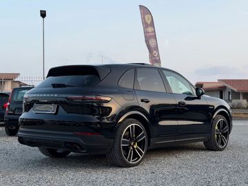 Porsche Cayenne - 3