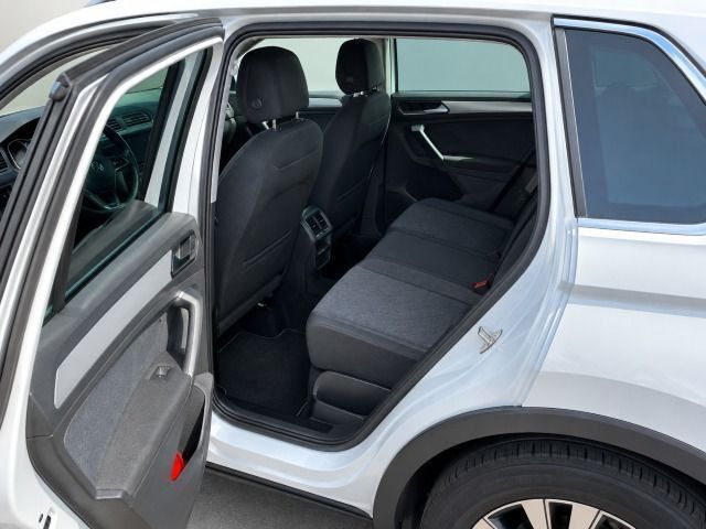 Volkswagen Tiguan 1.5 TSI DSG Move AHK Pano Navi PDC LED AC foto 5