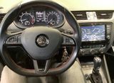Skoda Octavia Combi RS *BI-XENON*NAVI*SHZ*TEMPOMAT - Skoda Octavia: Weiß, RS