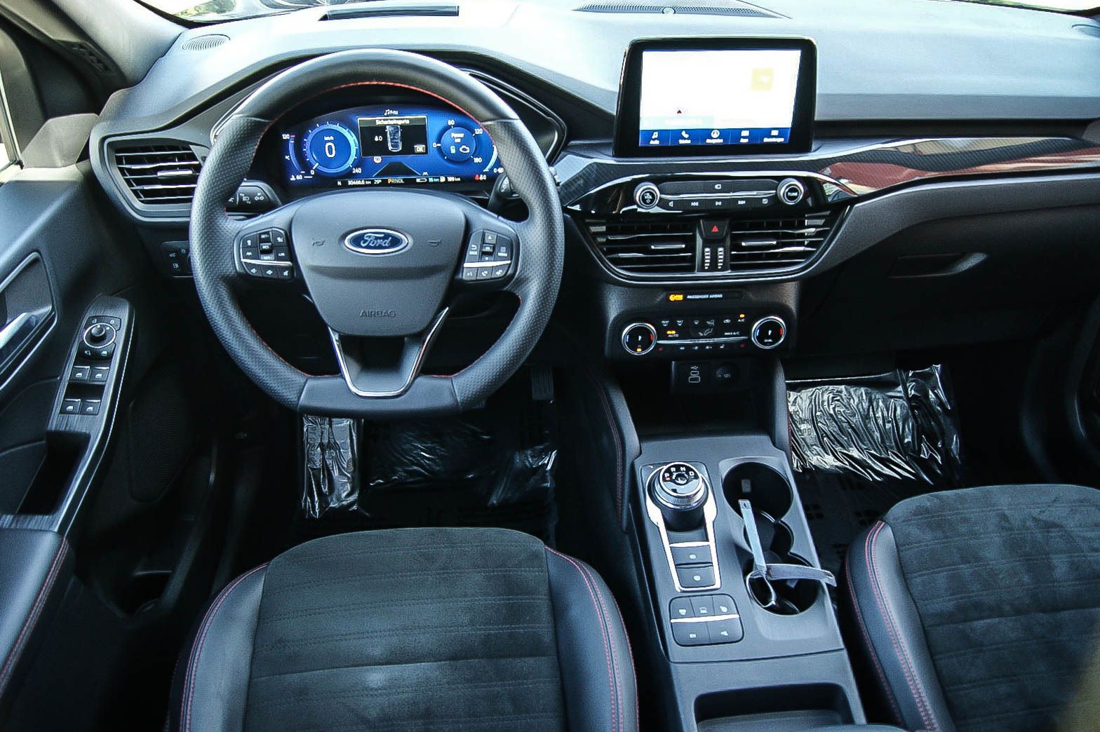 Fahrzeugabbildung Ford Kuga Plug-In Hybrid ST-Line X BODY-STYLE-PAKET