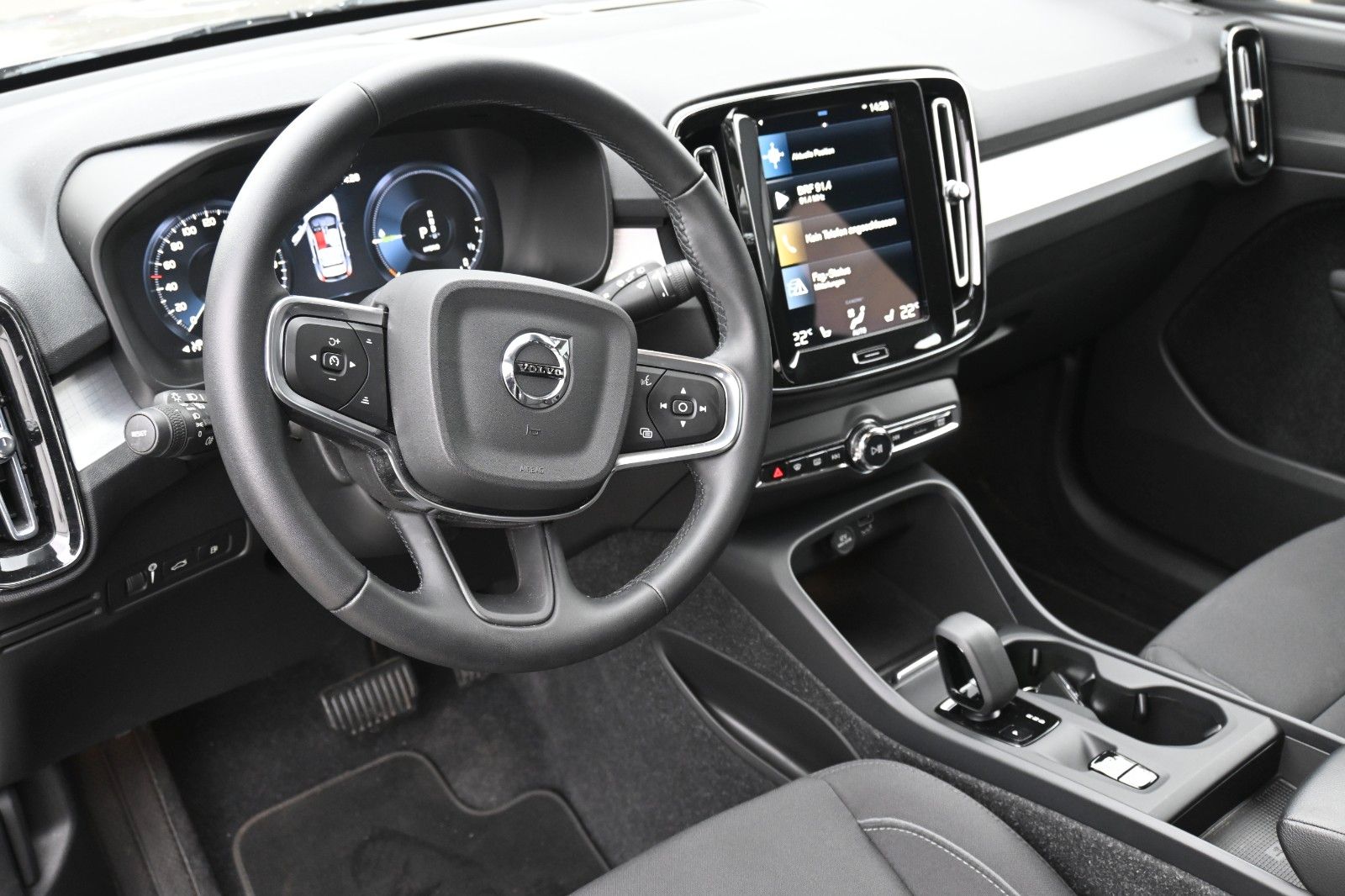 Fahrzeugabbildung Volvo XC40 T4 RC Inscription Expression*RFK*FSHZG*ACC