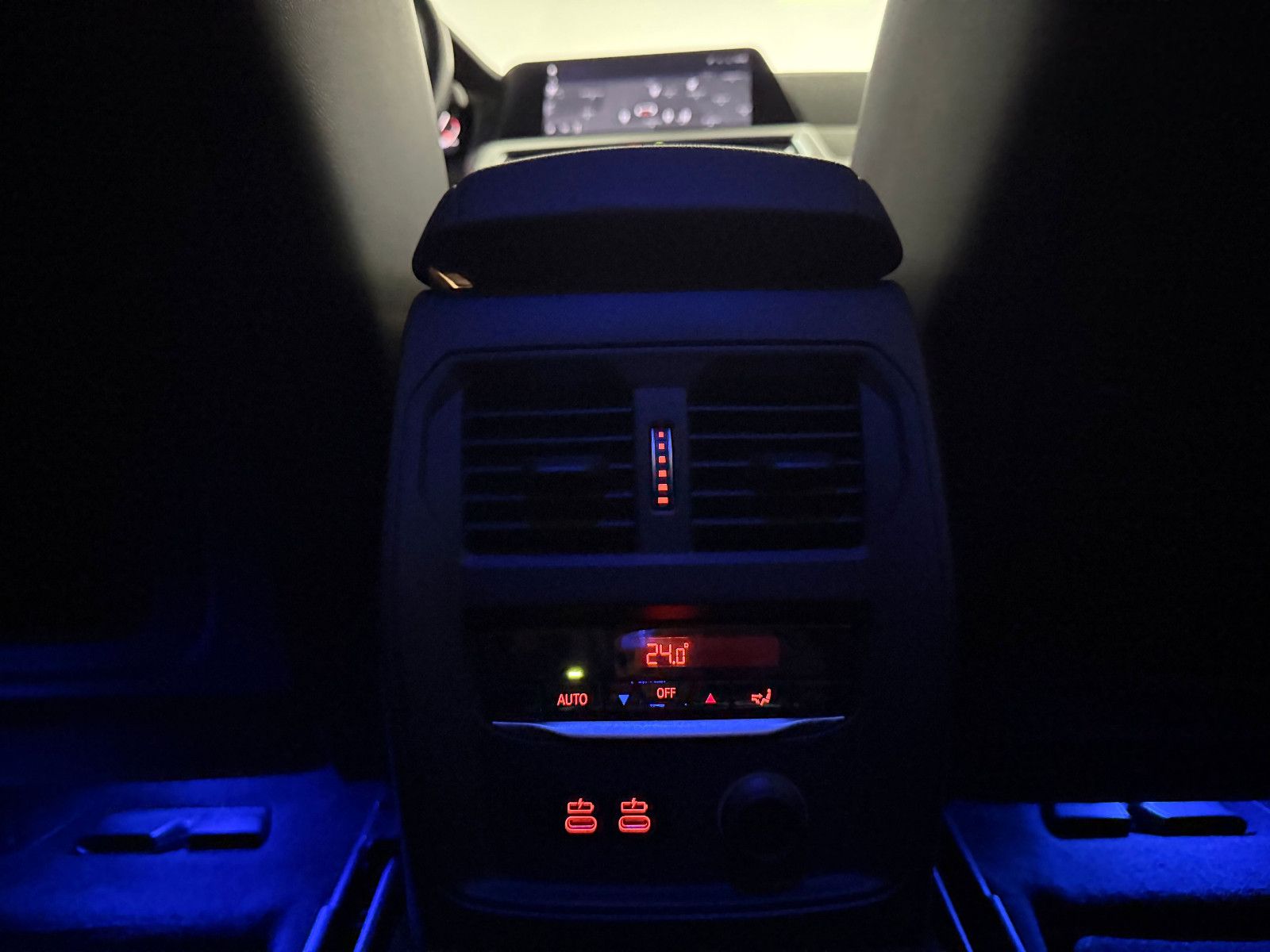 Fahrzeugabbildung BMW 330 i Lim. M SPORT/AHK/HuD/ACC/LASER/DE FZG