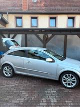 Opel Astra H Gtc - Opel Astra mit Benzin-Antrieb: Sportwagen, Automatik