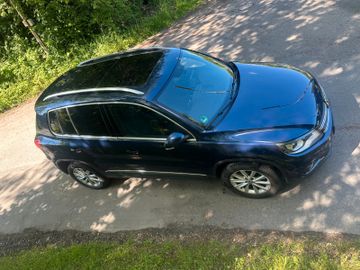 Volkswagen Tiguan - 4