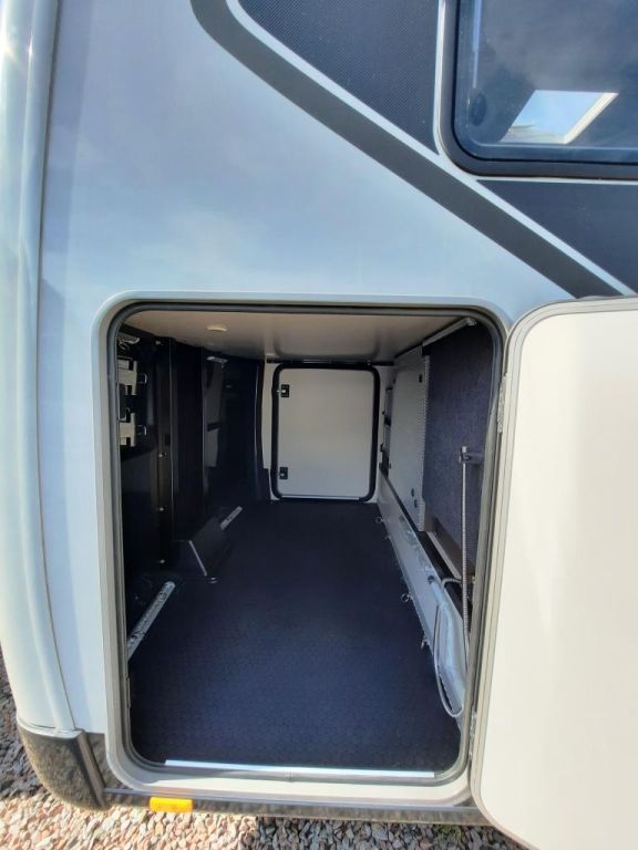 Fahrzeugabbildung Bürstner Signature SFT 7.5 Verfüg./Sparen Sie 9.788,- €