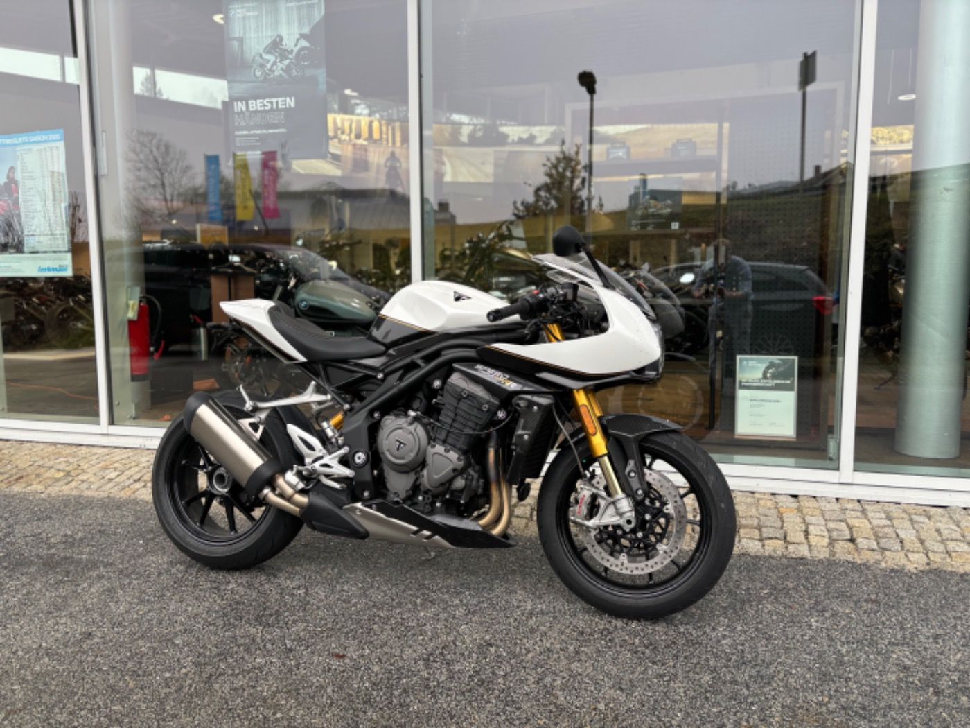 Fahrzeugabbildung Triumph Speed Triple 1200 RR