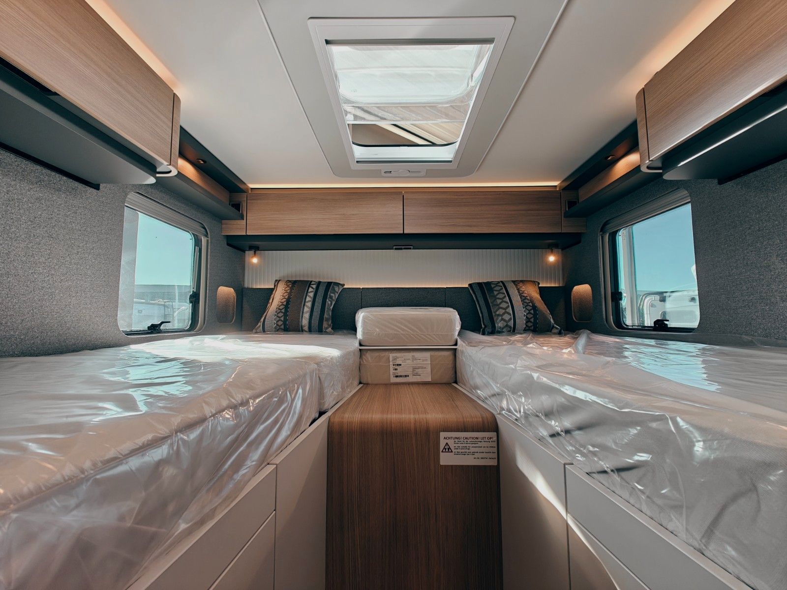Fahrzeugabbildung HYMER / ERIBA / HYMERCAR B-KLASSE MC T 680 PREMIUM - MATARA TEAK by palmo