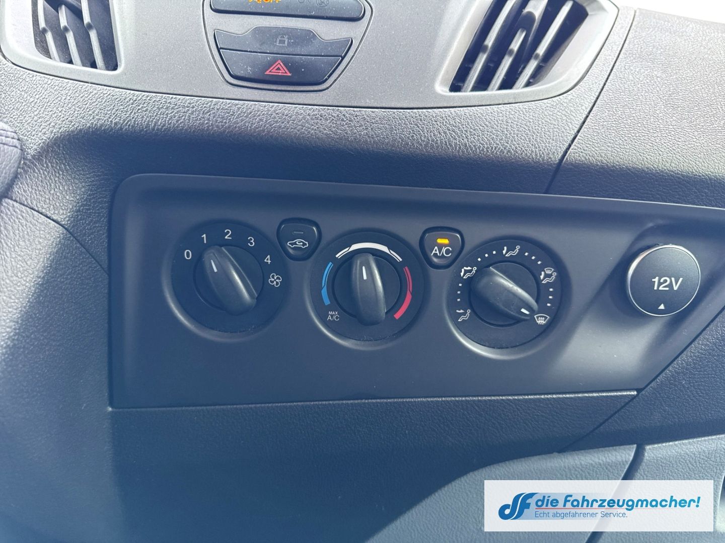 Fahrzeugabbildung Ford Transit Custom 300 L1 *7035 *KLIMA Berganfahrass