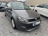 Volkswagen Polo V Navi Pano PTS SHZ Xenon Autom. 1. Hand - Volkswagen Polo aus 2013 mit Benzin-Antrieb: Kleinwagen