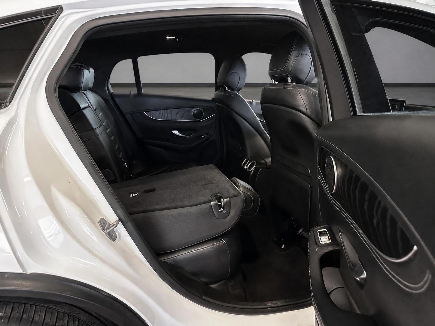 Mercedes-Benz GLC 300 Coupe  4Matic AMG Line  *1.Hd +TMP + LED
