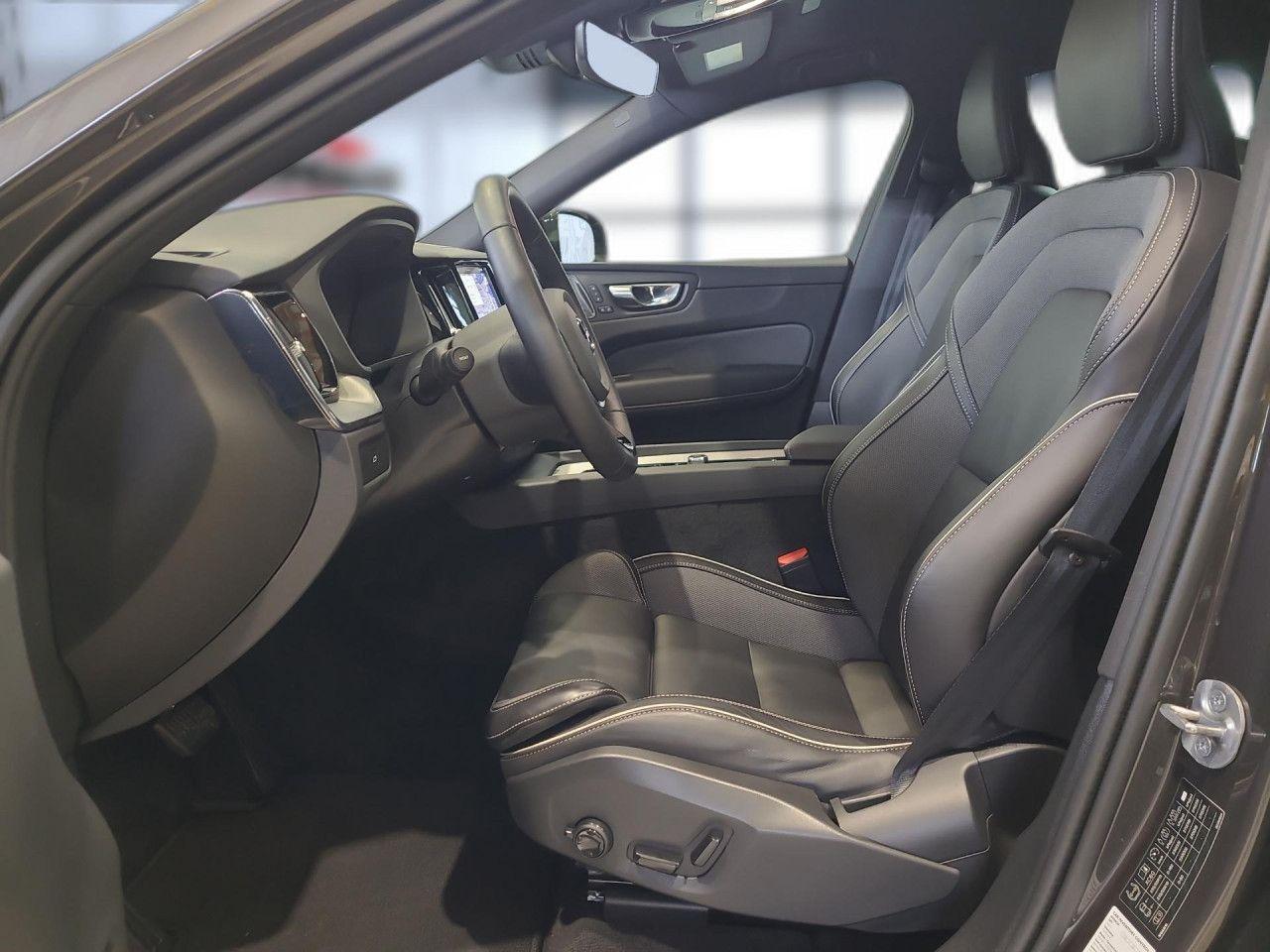 Volvo XC60 B5 (Benzin) Plus Dark AWD Automatik Navi, миниатюра 7
