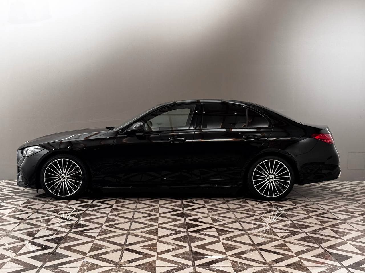 Mercedes-Benz C 220 d AMG Line Limousine Night-Paket foto 4