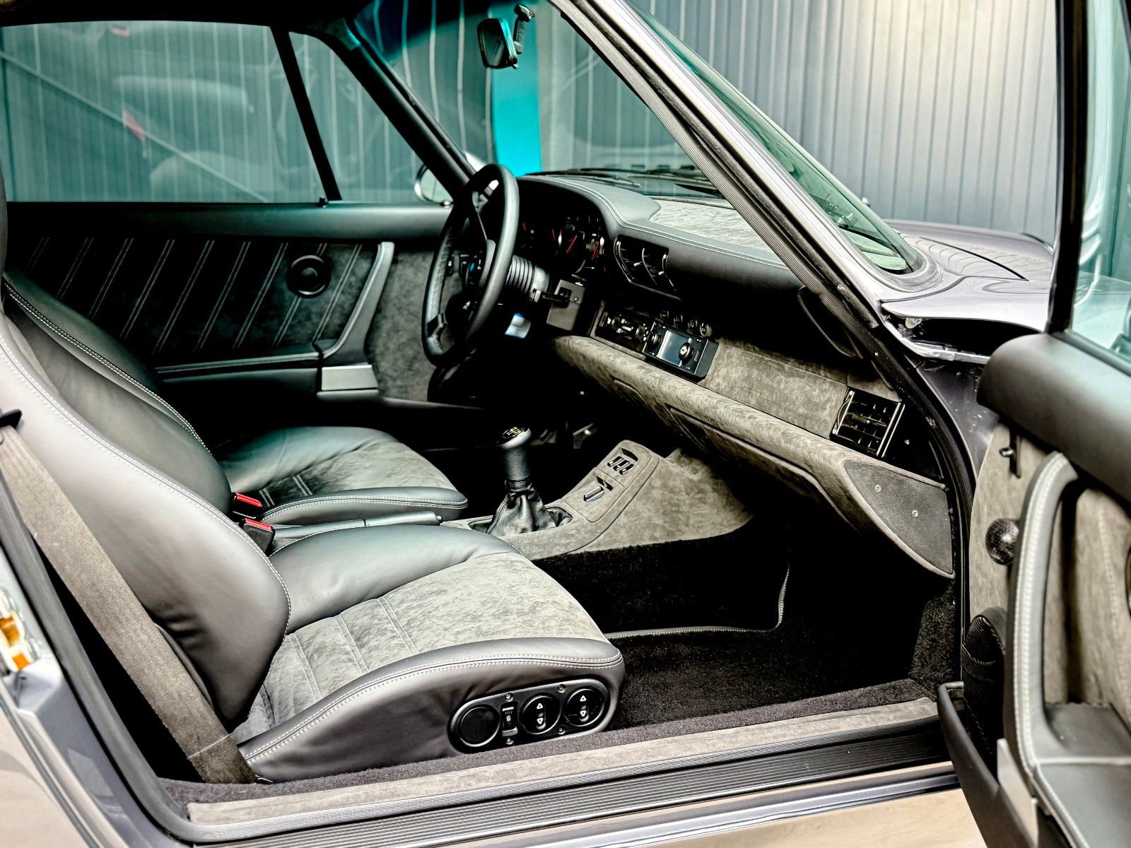 Fahrzeugabbildung Porsche 911 Kimaera 1 of 28