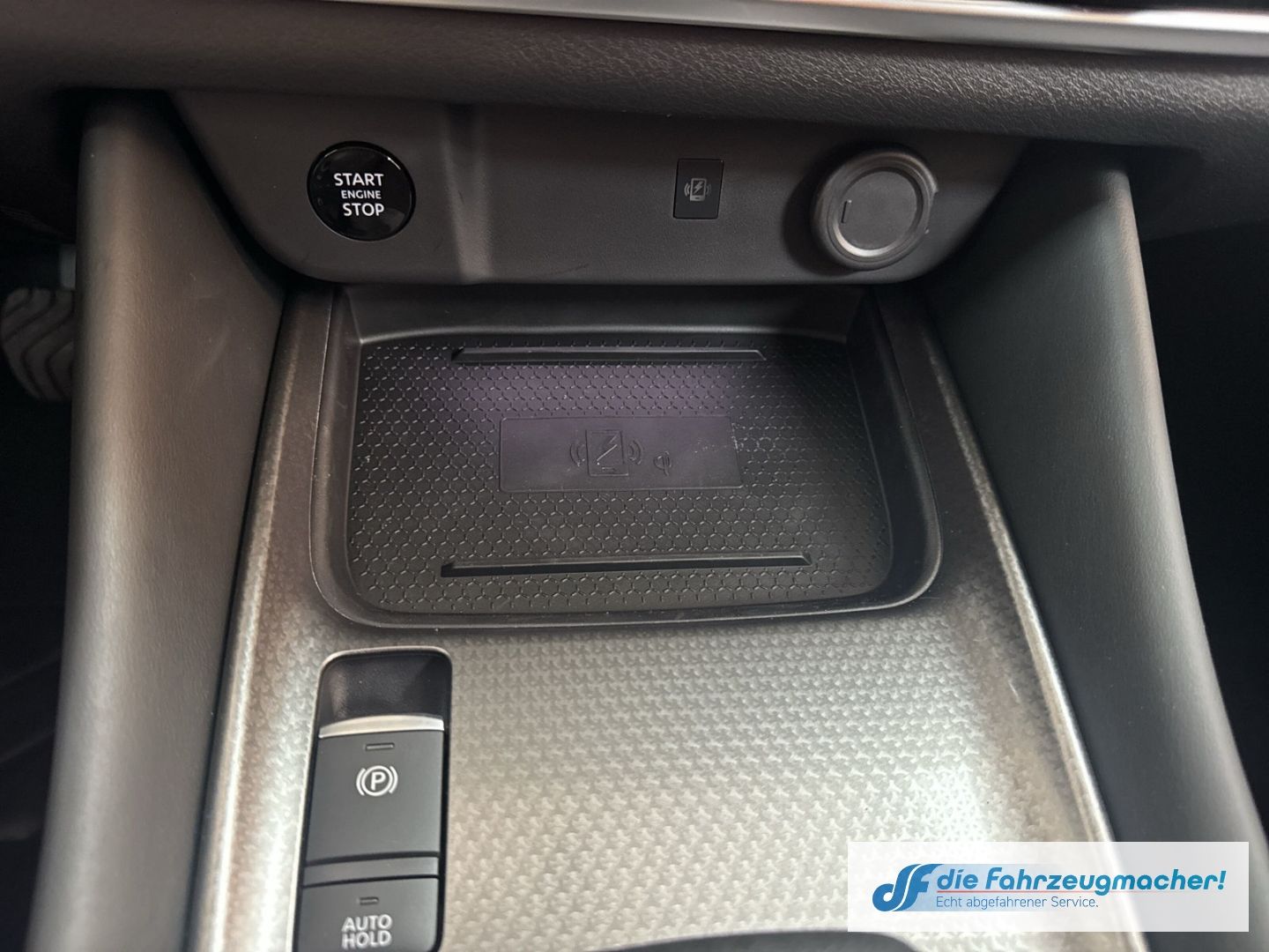Fahrzeugabbildung Nissan Qashqai N-Connecta Navi 360 Kamera LED Apple Car