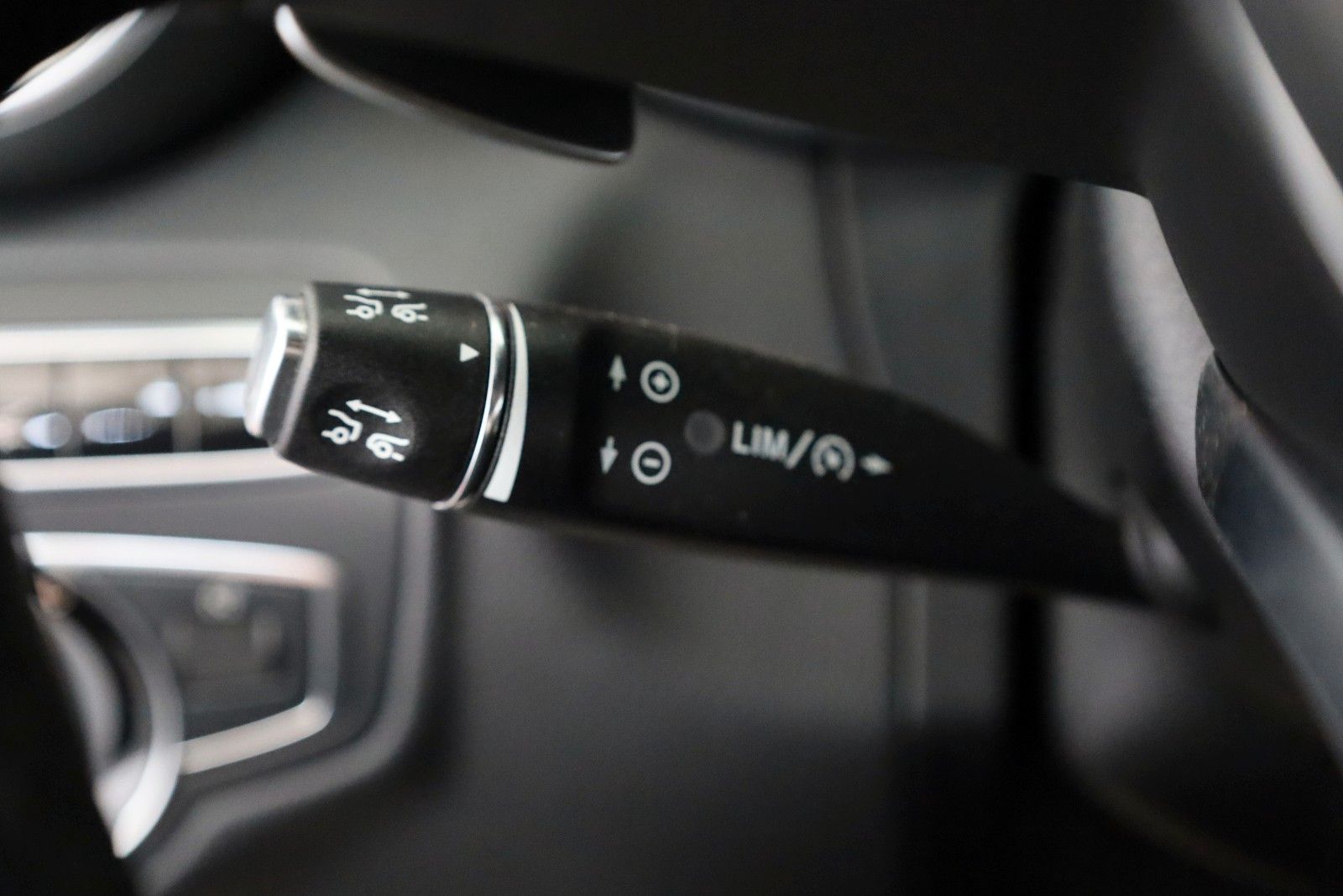 Fahrzeugabbildung Mercedes-Benz C 220d T, AMG Line,HeadUp,ACC,Keyless,Burmester