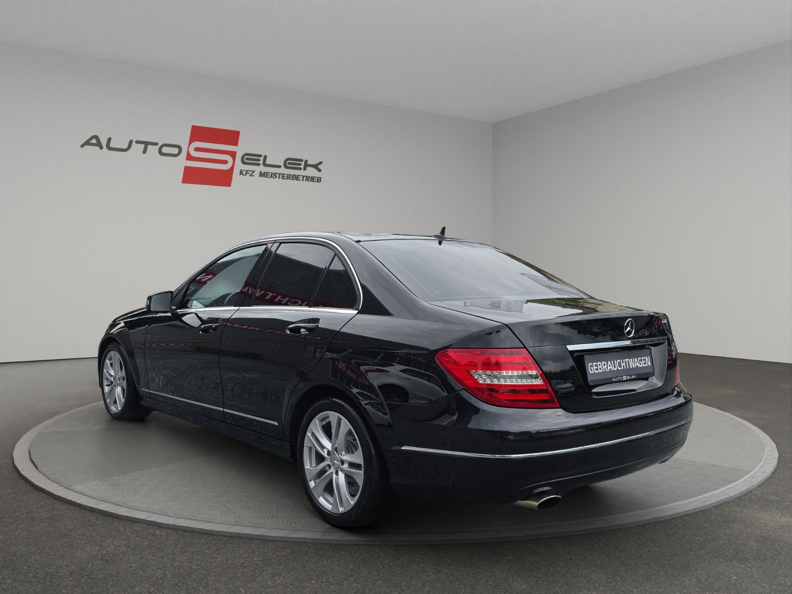 Fahrzeugabbildung Mercedes-Benz C 200 CGI BlueEfficiency AVANTGARDE/AUTOMATIK