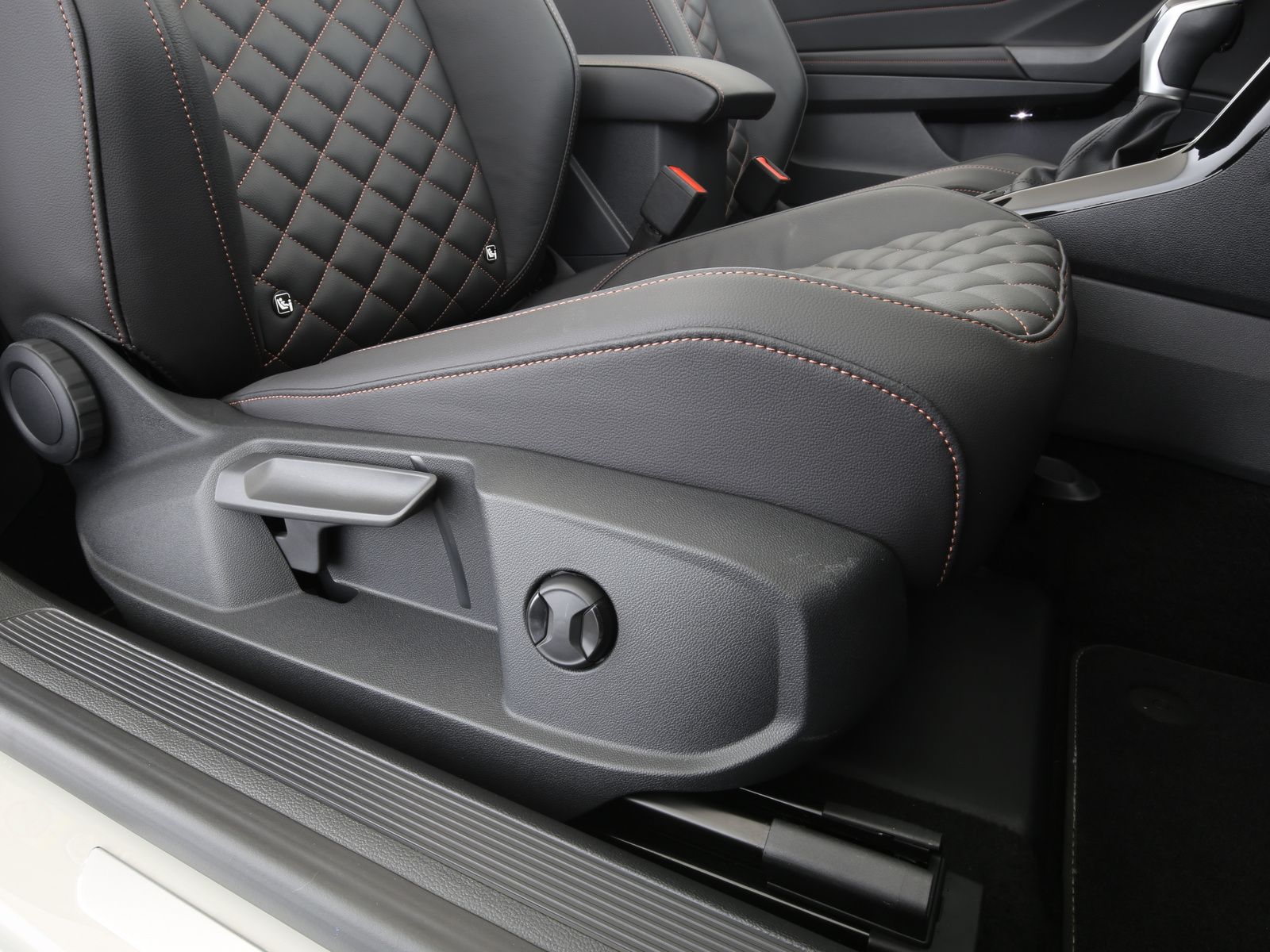 Volkswagen T-Roc - Bild 24