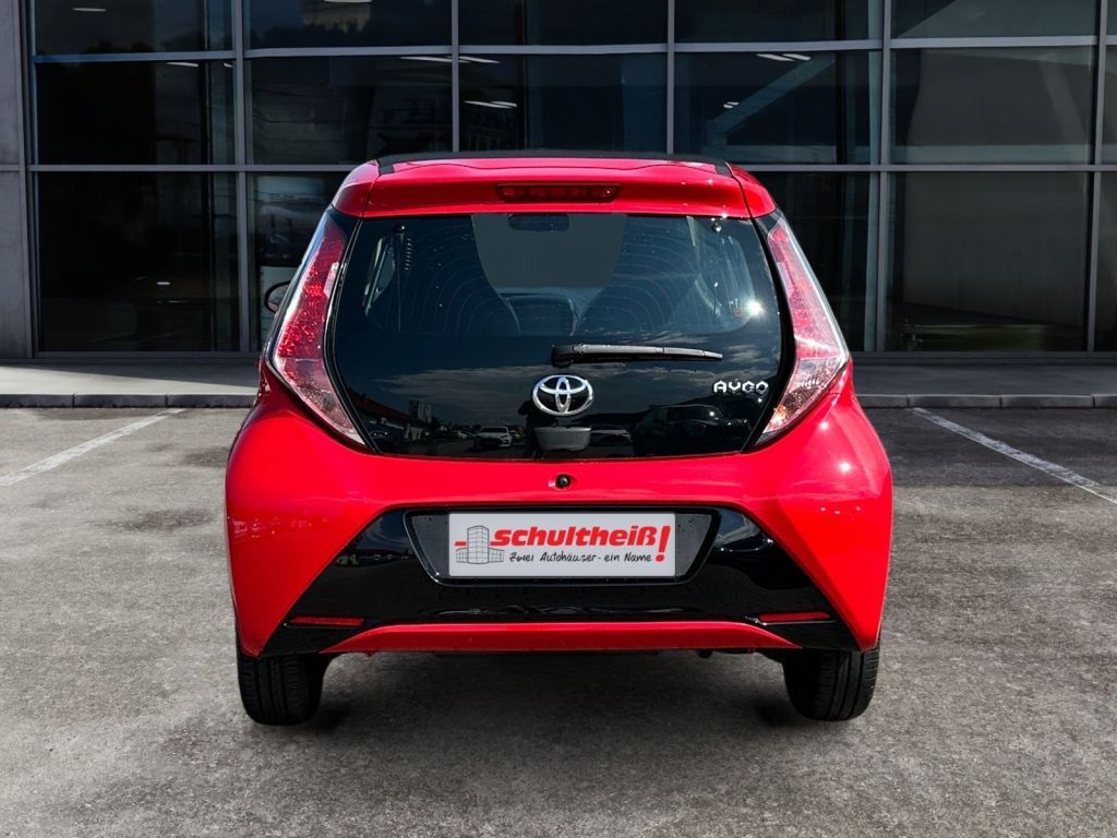 Fahrzeugabbildung Toyota Aygo x-wave