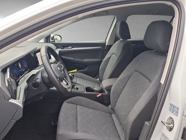 Fahrzeugabbildung Volkswagen Golf VIII Variant TSI Life LED Navi Climatronic