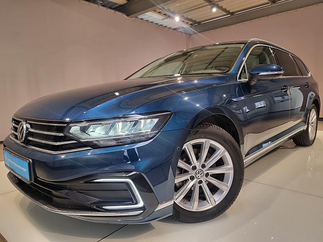 Passat Variant GTE 1.4 TSI R-LINE AHK DCC LEDER