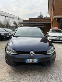 Volkswagen Golf - 6