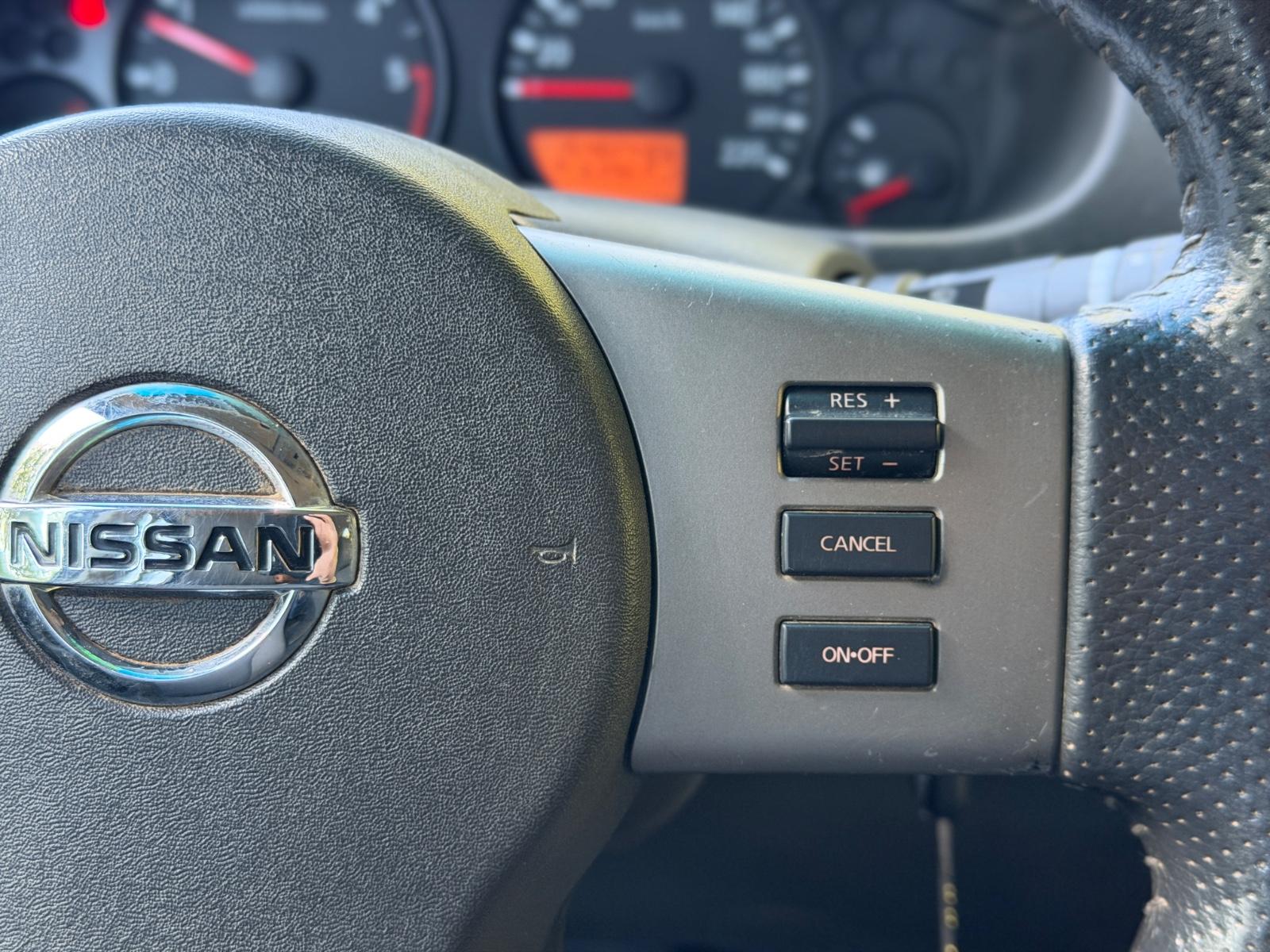 Nissan Navara D40 Double Cab 2.5 dCi 171 ch • BVA • 4x4 • Toit Ouvrant • Sièges chauffants