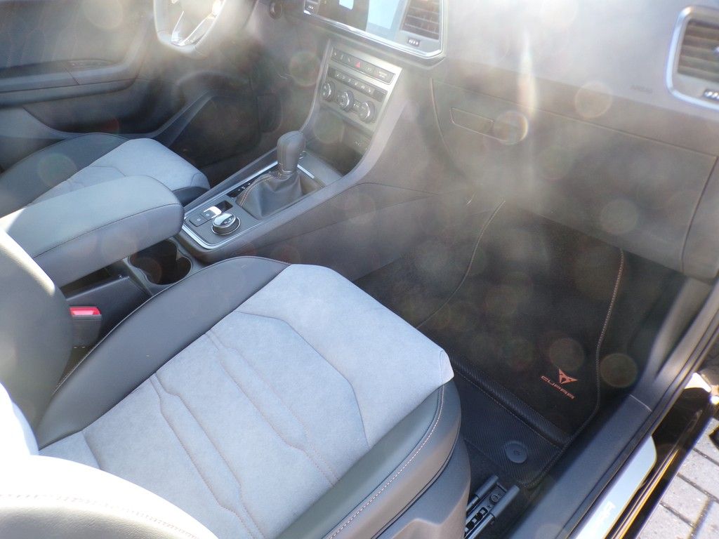 Fahrzeugabbildung CUPRA Ateca VZ 2.0 TSI DSG 4Drive Tribe Edition