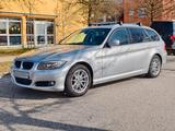 BMW 320d Touring  Scheckheftgepflegt *TÜV 2027* - BMW 320 aus 2011: Kombi, 320d