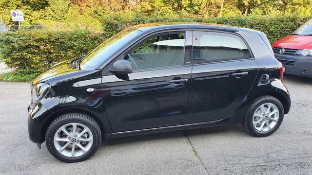 Smart smart forfour 0.9 90 PS passion schwarz DA...