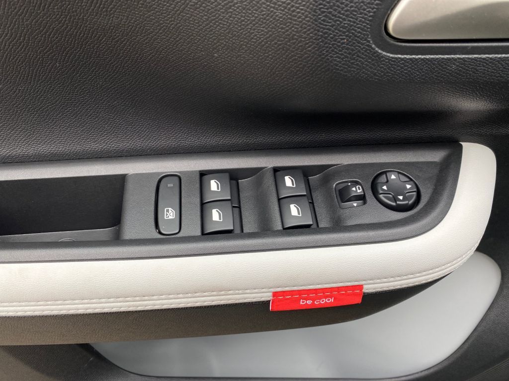 Fahrzeugabbildung Citroën e-C3 Aircross MAX *Winter-Paket*