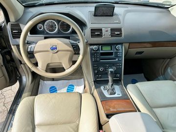 Volvo XC90 - 11