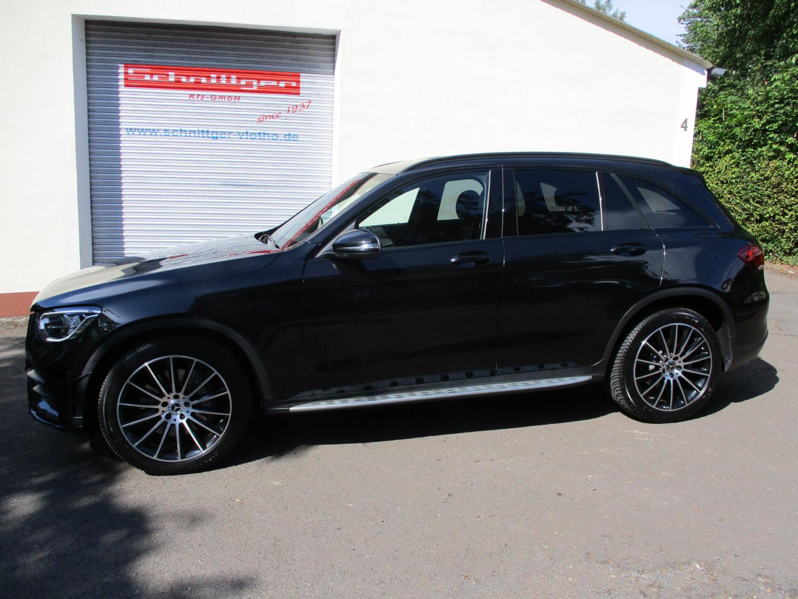 Mercedes-Benz GLC 300e 4Matic AMG Navi etc.