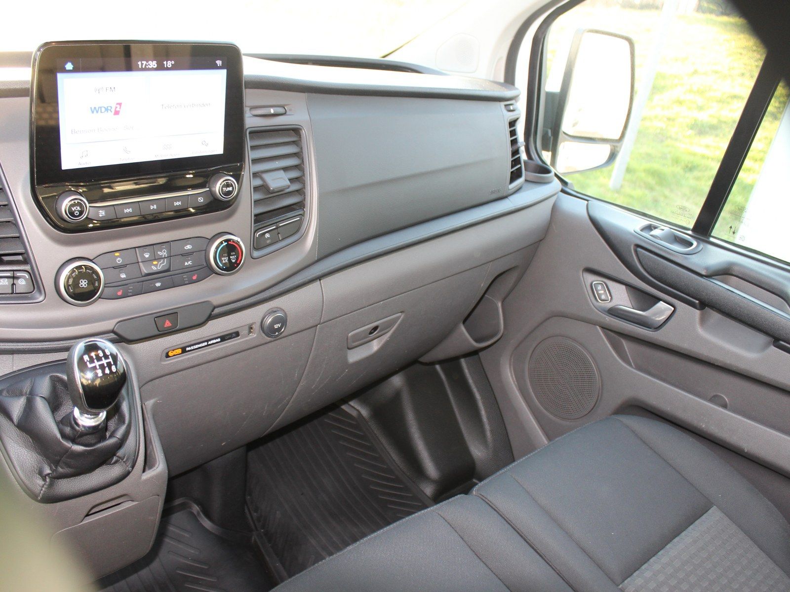 Fahrzeugabbildung Ford Transit Custom 340 L1 Trend Service-Line