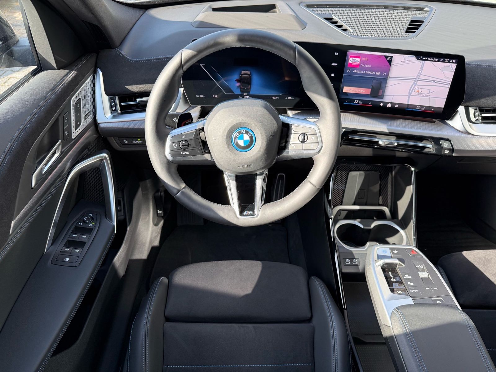BMW iX2 - Bild 8