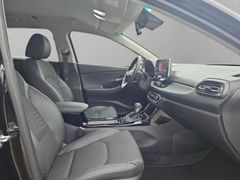 HYUNDAI i30 Advance Deluxe Navi LED ACC Klimaautom Musik