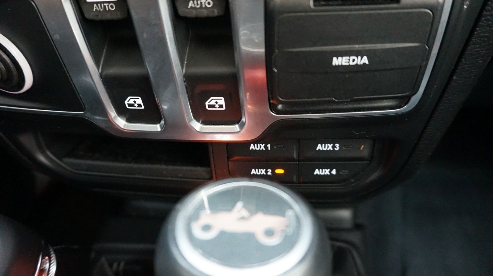 Fahrzeugabbildung Jeep Wrangler Unlimited Sahara TÜV neu Cabrio