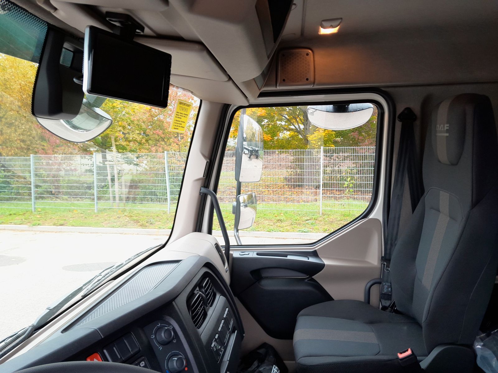 Fahrzeugabbildung DAF FA XB 230 12t